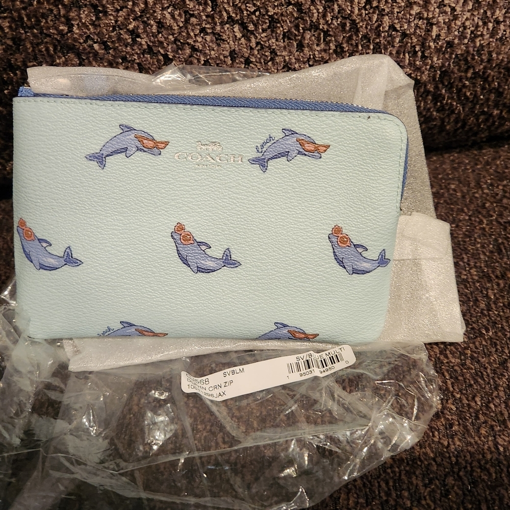 COACH  wristlet